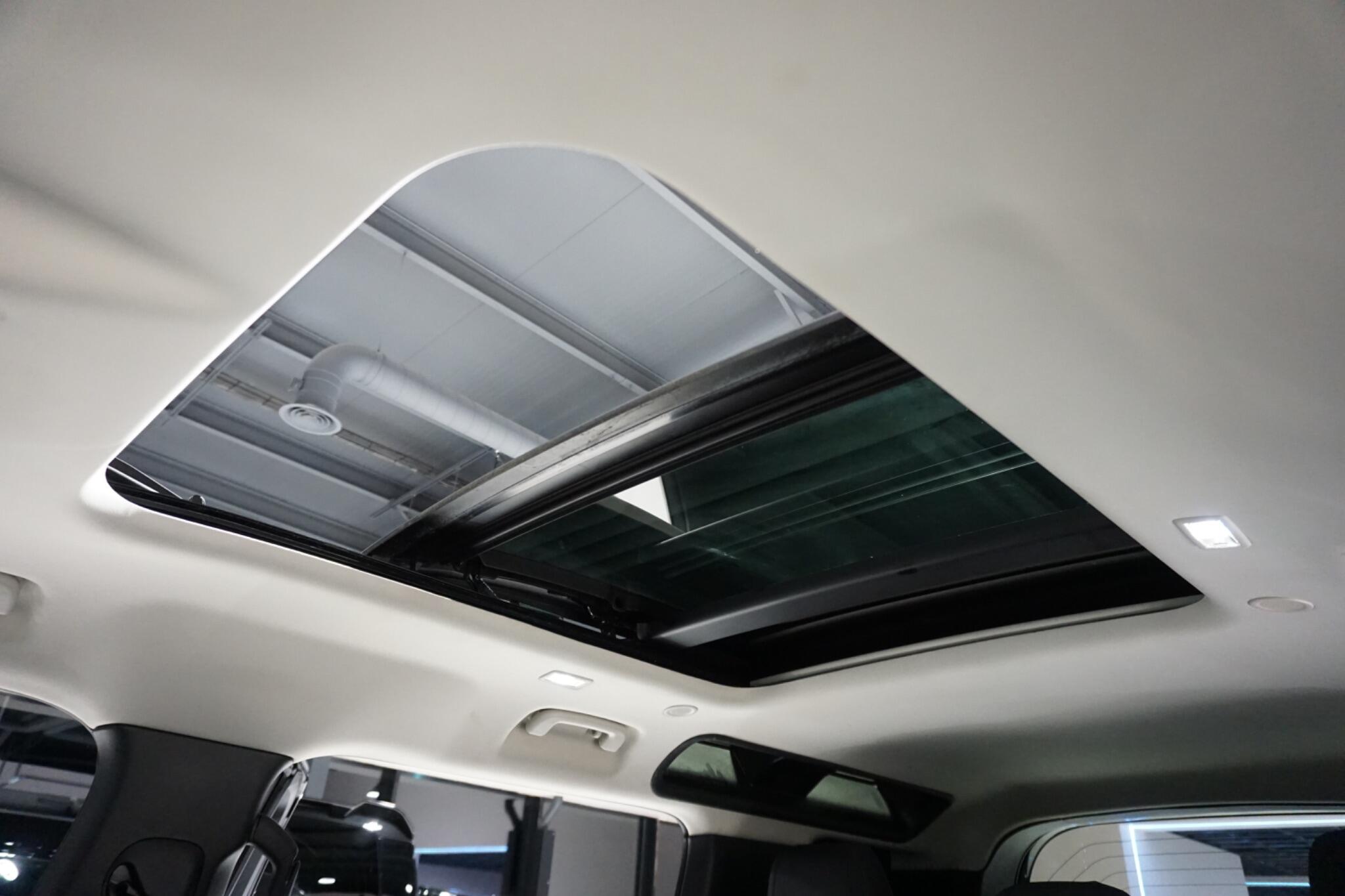 Land Rover Defender 110 2.0 P400e 15.4kWh XS Edition SUV 5dr Petrol Plug-in Hybrid Auto 4WD Euro 6 (s/s) (404 ps)